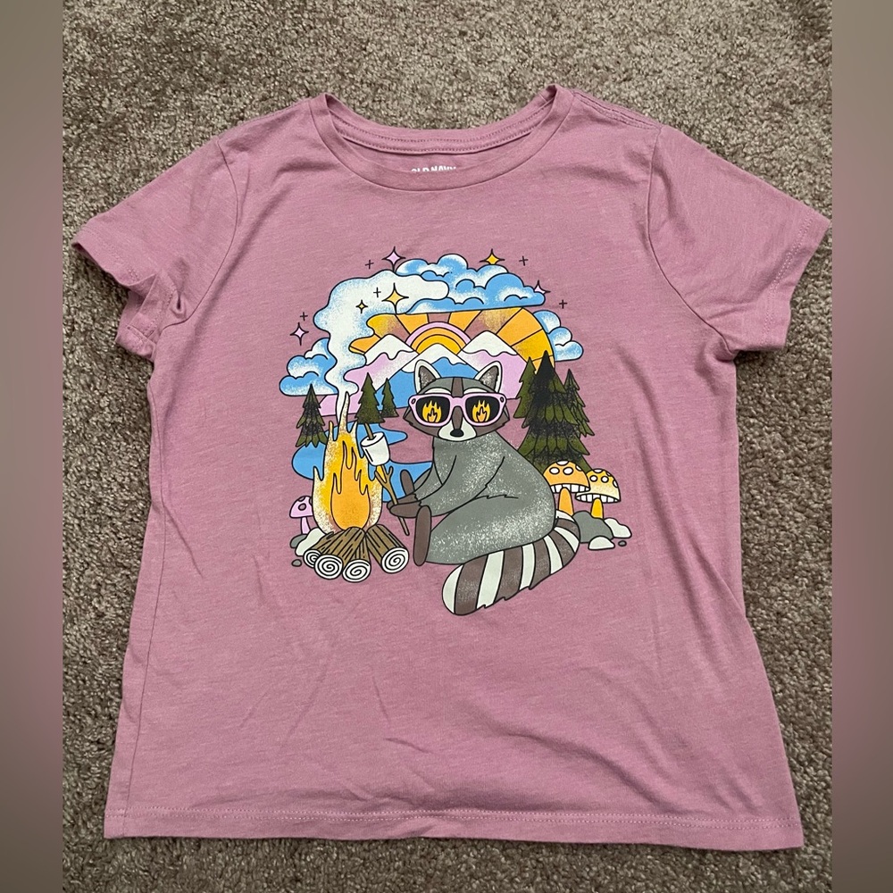 Old Navy Girls Raccoon Graphic Tee Size M